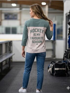 Roots Women's X Small Hockey Is My Favorite Season T Shirt Top XS Green